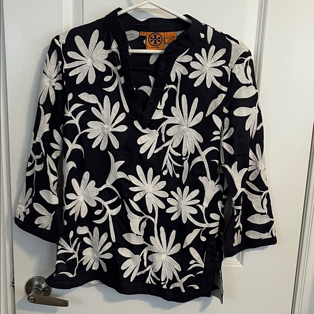 Tory Burch Floral Black and White Embroidered Women's Tunic Top size 10